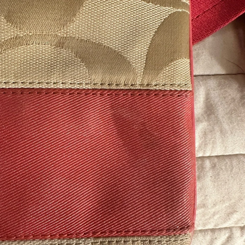 Coach Green and Pink Crossbody Bags Signature Collection - Picture 8 of 15